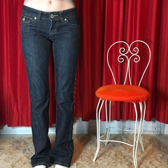 **SOLD** GUESS Bootcut Jeans - Picture 2 of 4